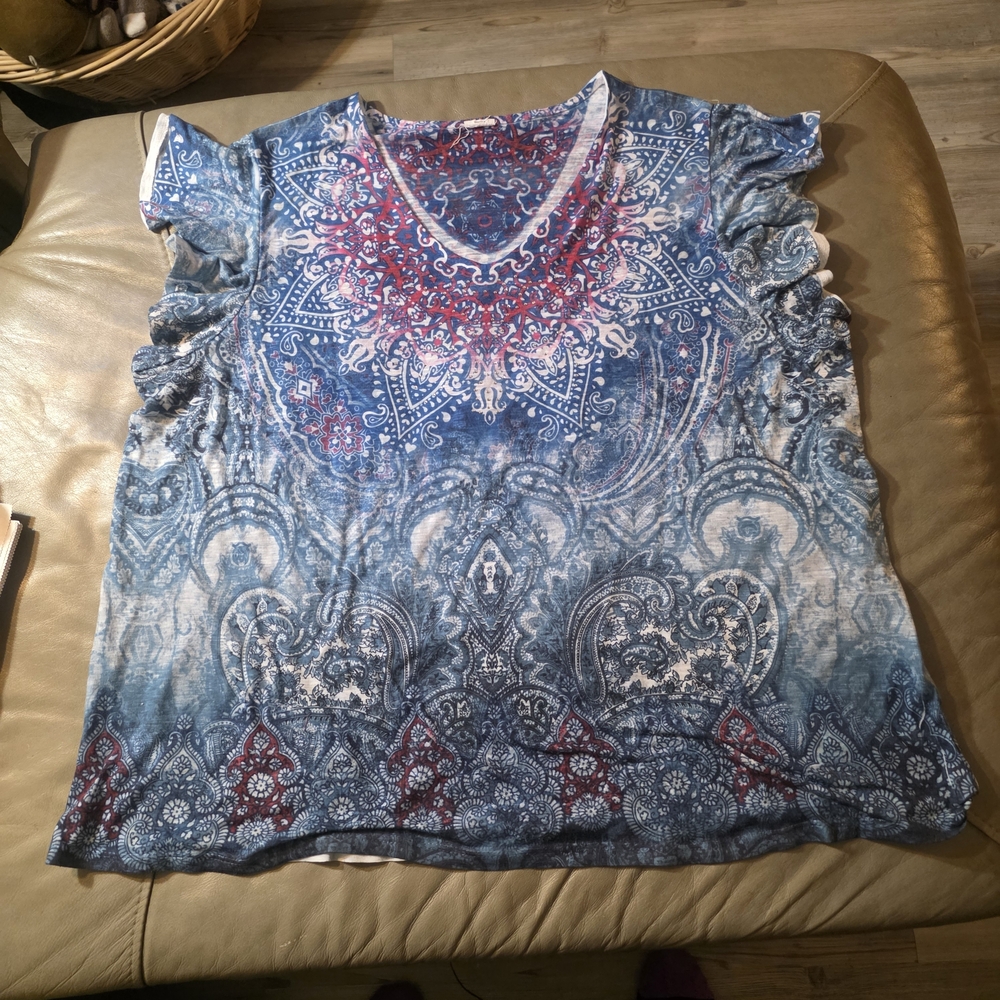 Blue Paisley V-Neck Short Sleeve Tee with Red Accents